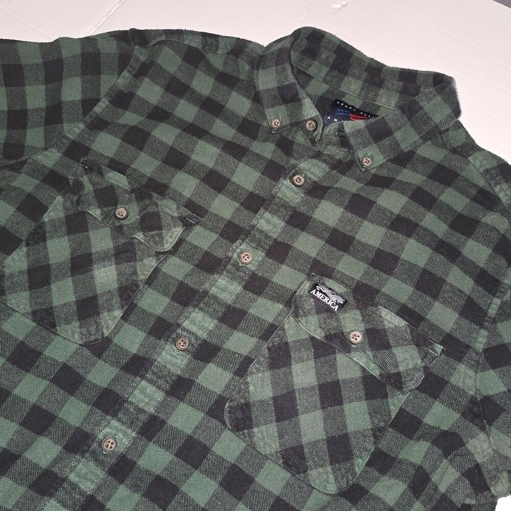Perry Ellis America Men’s L Green Black Buffalo Plaid Flannel Shirt 2 Pocket